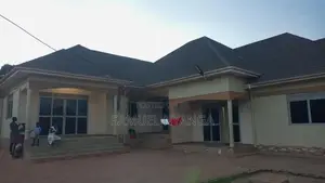 2bdrm House in Jomayi, Ssabagabo-Makindye for sale