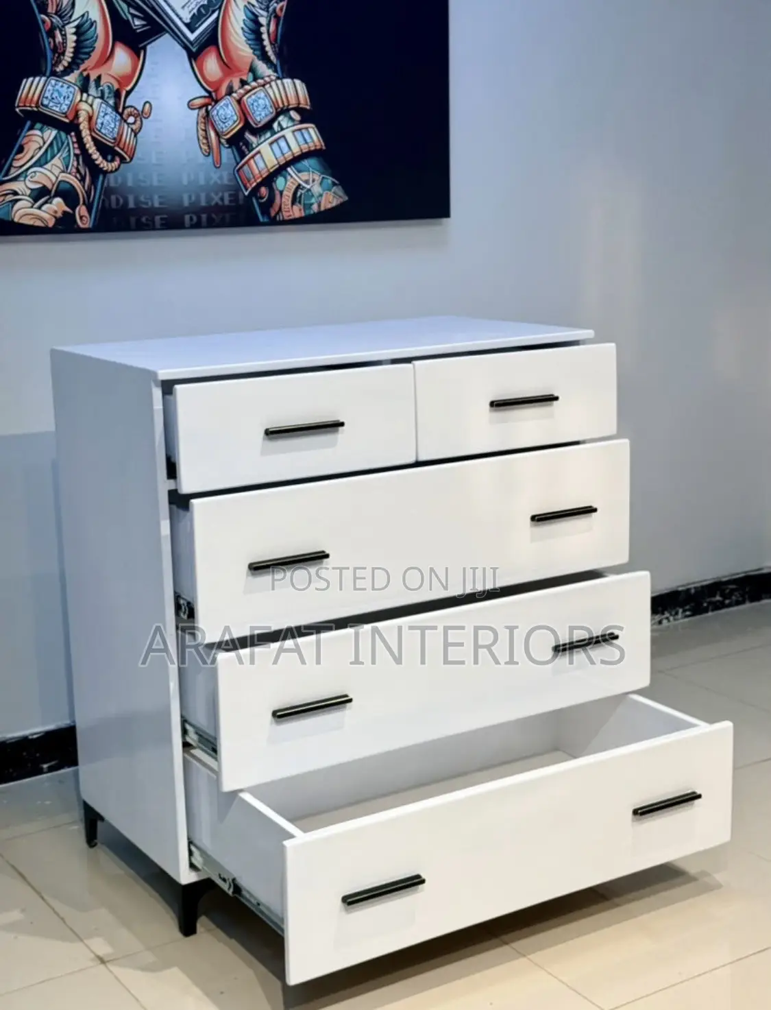 Modern White 5-Drawer Chest of Drawers