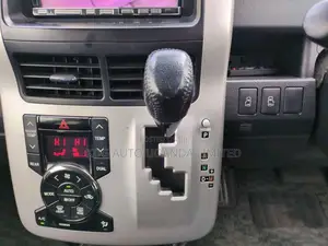 Toyota Noah 2011 Pearl