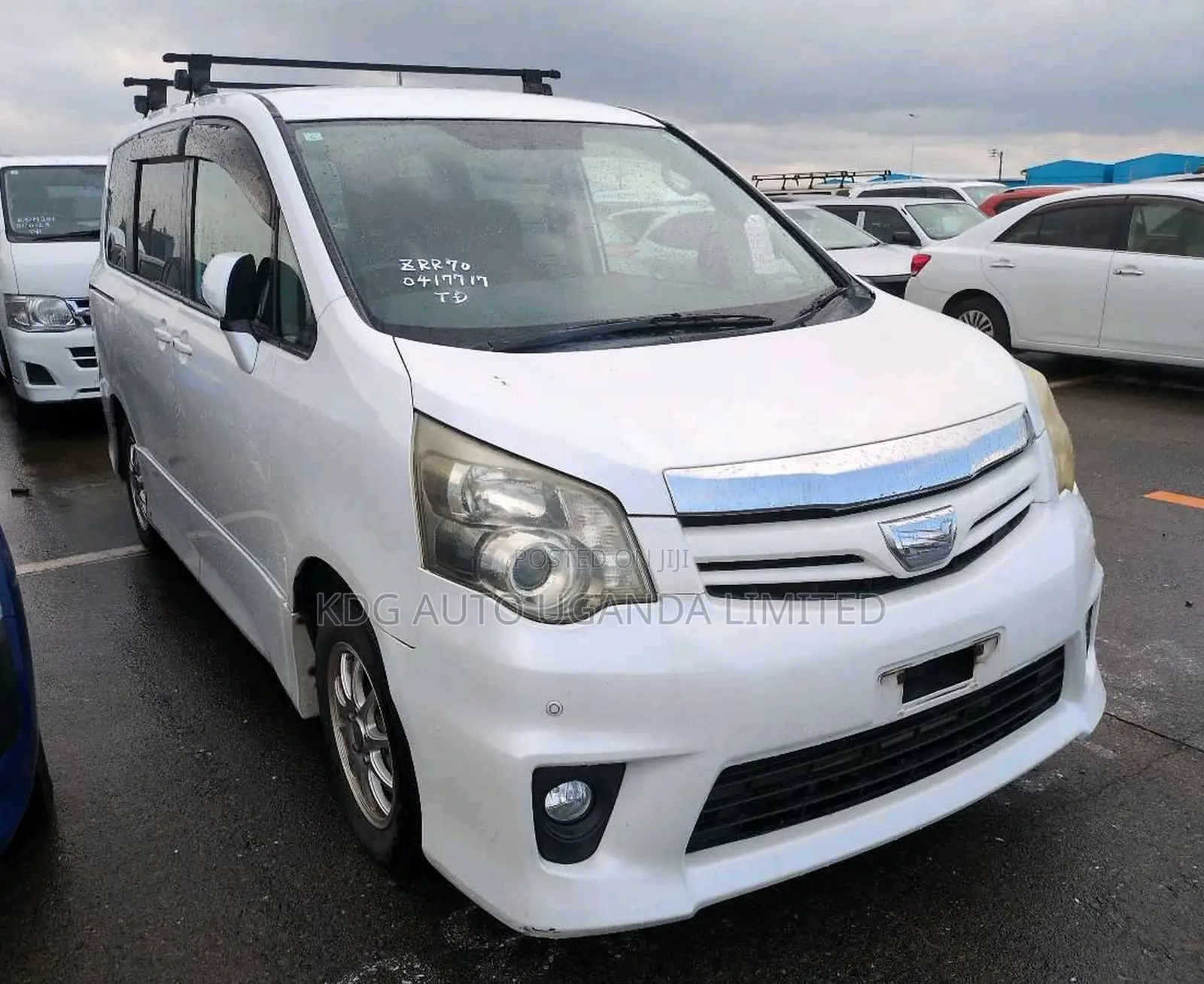 Toyota Noah 2011 Pearl