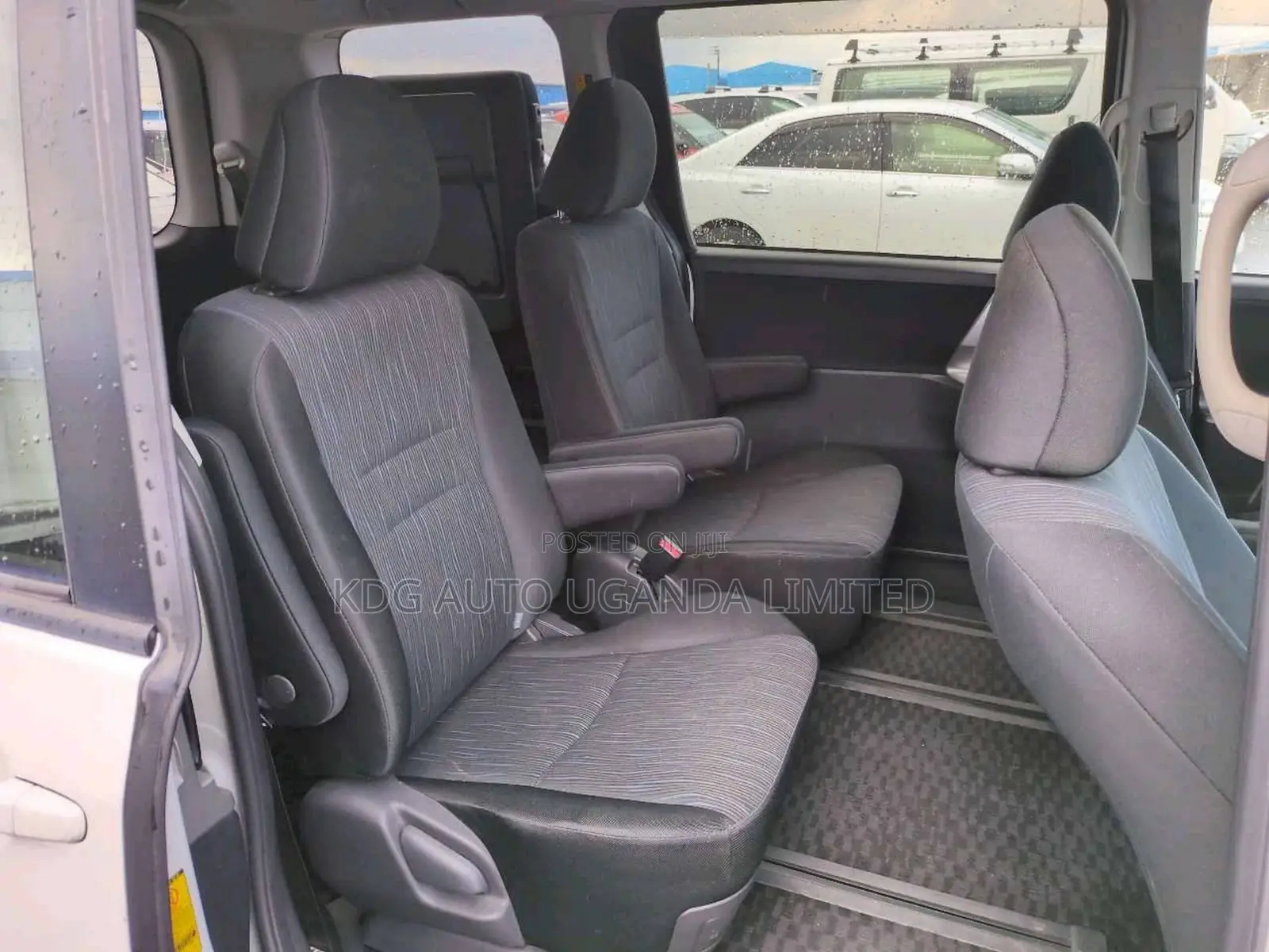 Toyota Noah 2011 Pearl