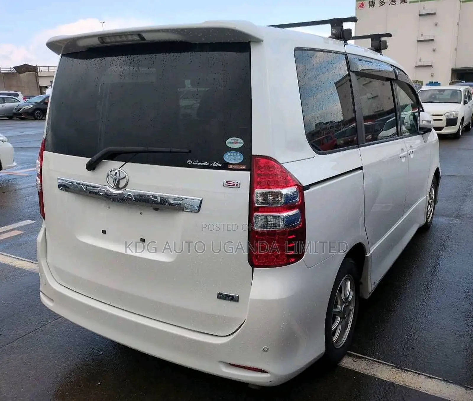 Toyota Noah 2011 Pearl