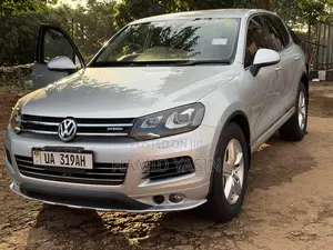 Volkswagen Touareg 2012 Silver