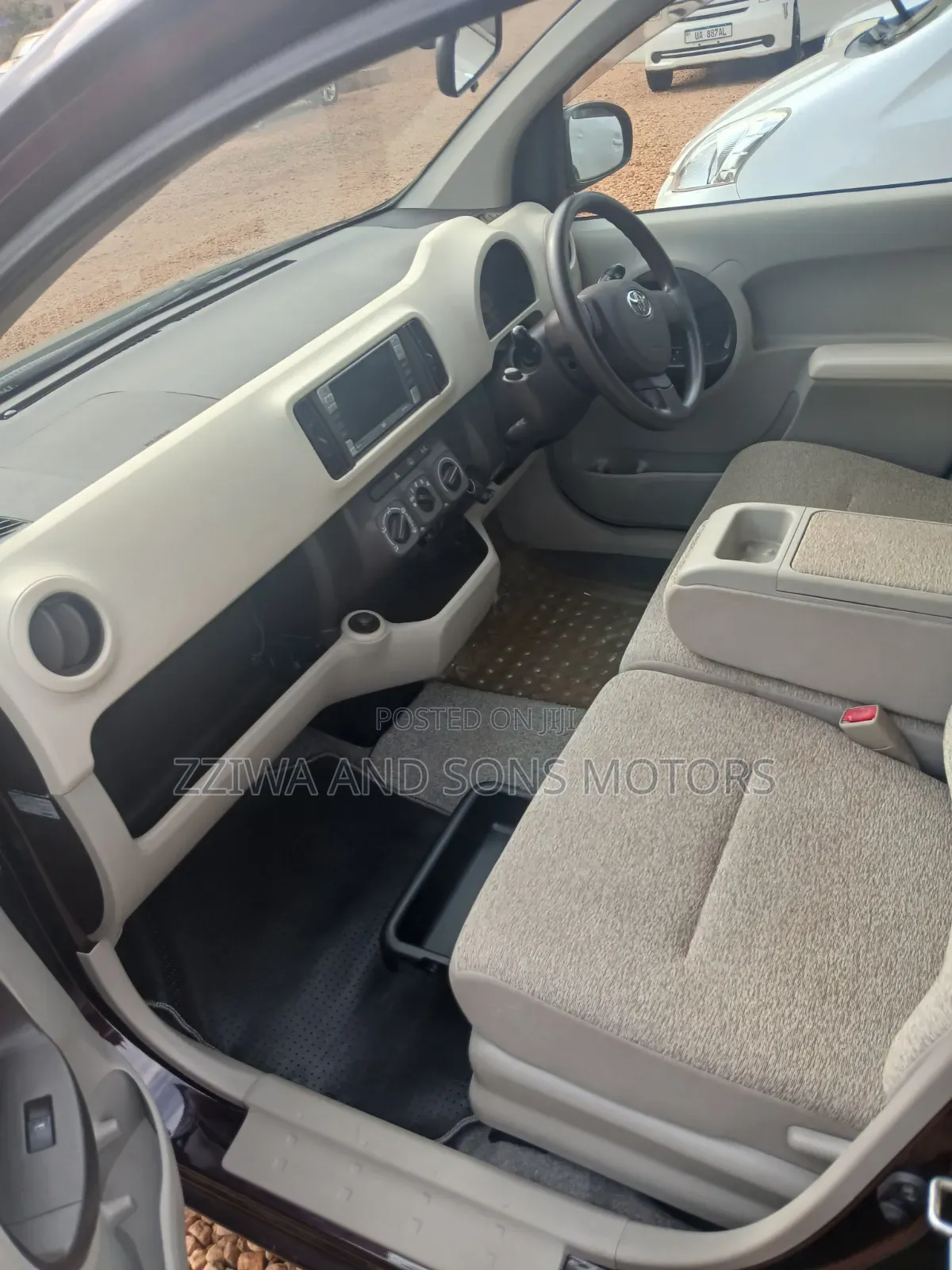 Toyota Passo 2015 Maroon