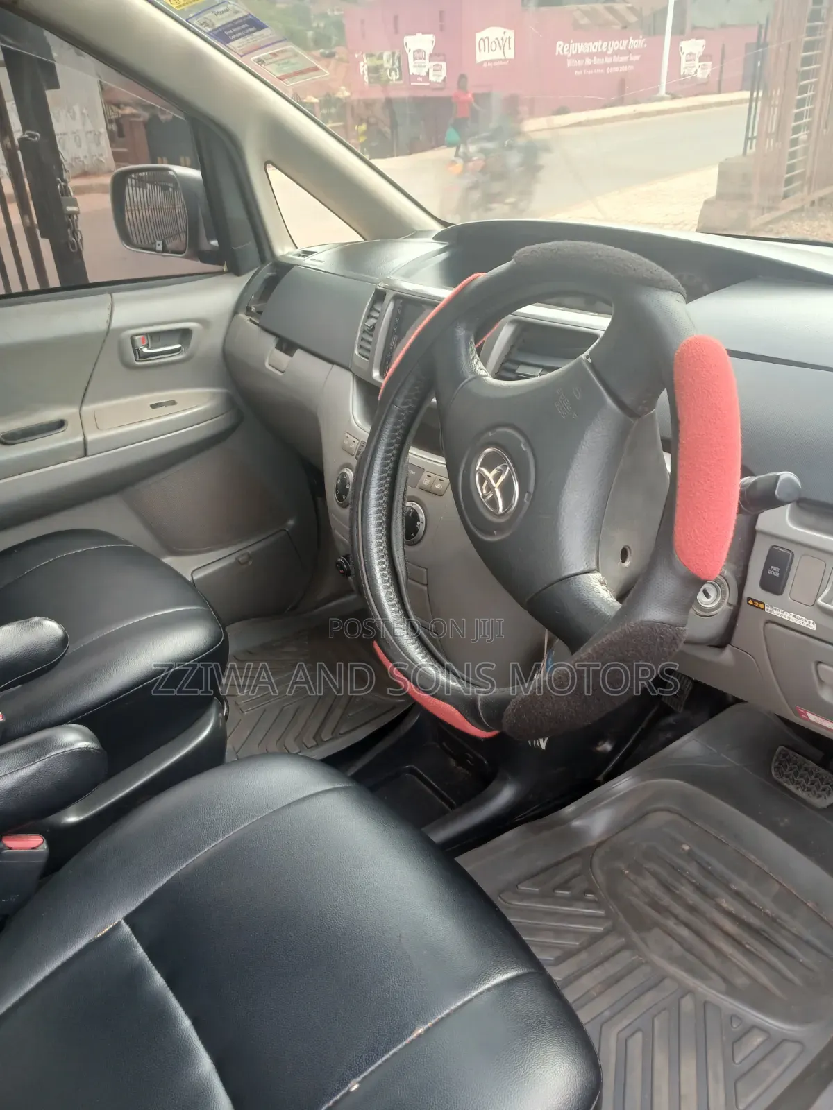 Toyota Noah 2002 Silver