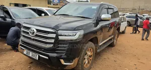 Toyota Land Cruiser 2011 Black