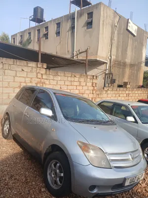 Toyota IST 2010 Silver