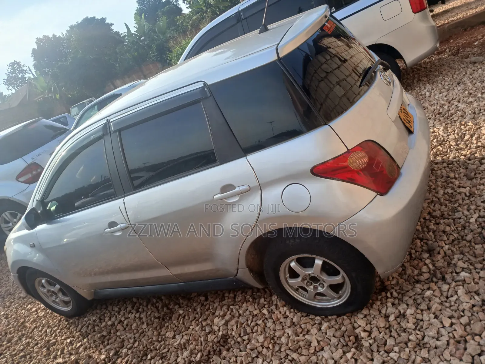 Toyota IST 2010 Silver