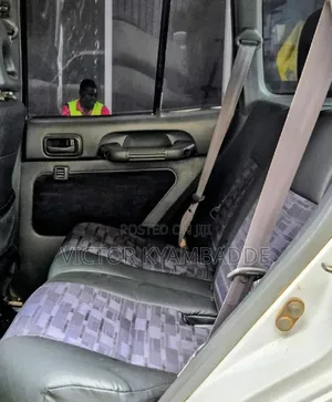 Toyota RAV4 Base FWD 1999 White