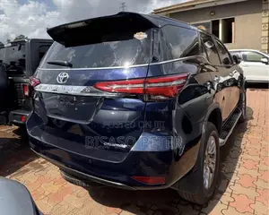 Toyota Fortuner 2.4 D AWD 2023 Blue