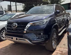 Toyota Fortuner 2.4 D AWD 2023 Blue