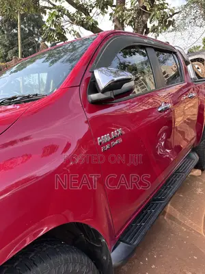 Toyota Hilux 2018 Red