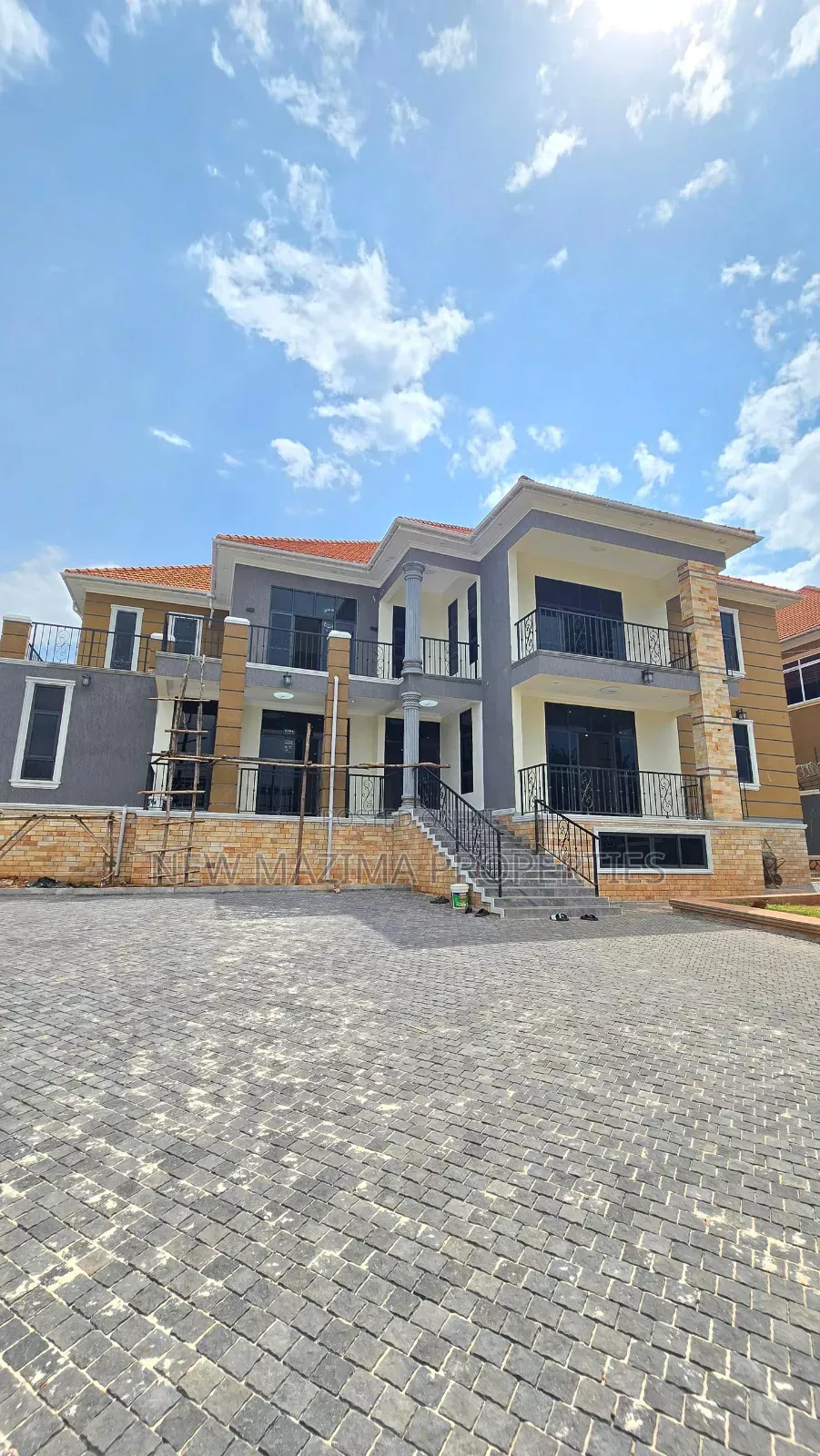7bdrm Maisonette in Kigo, Central Division for sale