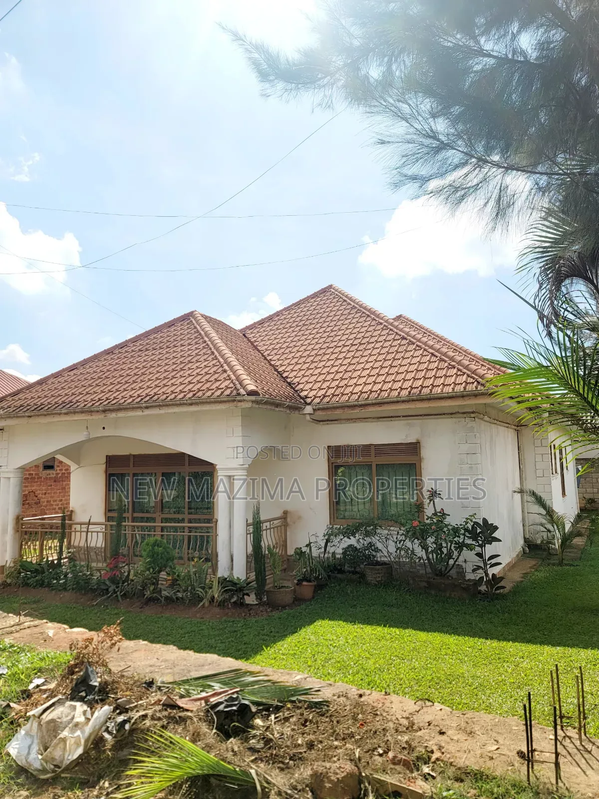 3bdrm Bungalow in Kajjansi, Central Division for sale