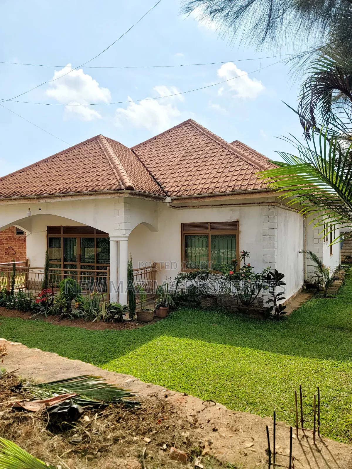 3bdrm Bungalow in Kajjansi, Central Division for sale