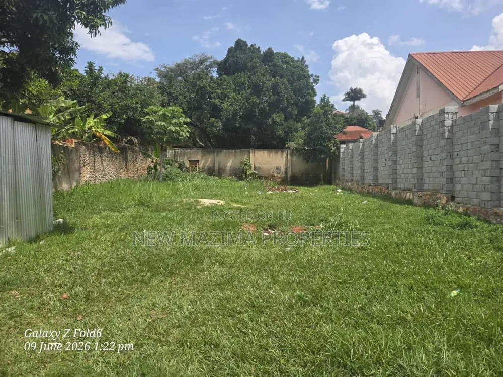Beutiful Plot in Well Fence Onquicksale Heart of Buziga Konge Heights