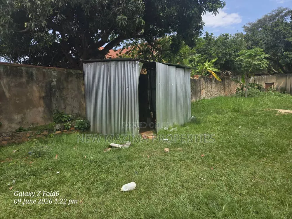 Beutiful Plot in Well Fence Onquicksale Heart of Buziga Konge Heights