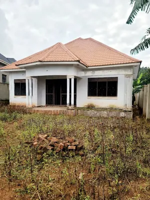 3bdrm Bungalow in Kitende Ntebe Rd, Central Division for sale