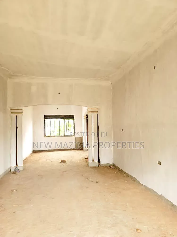 3bdrm Bungalow in Kitende Ntebe Rd, Central Division for sale