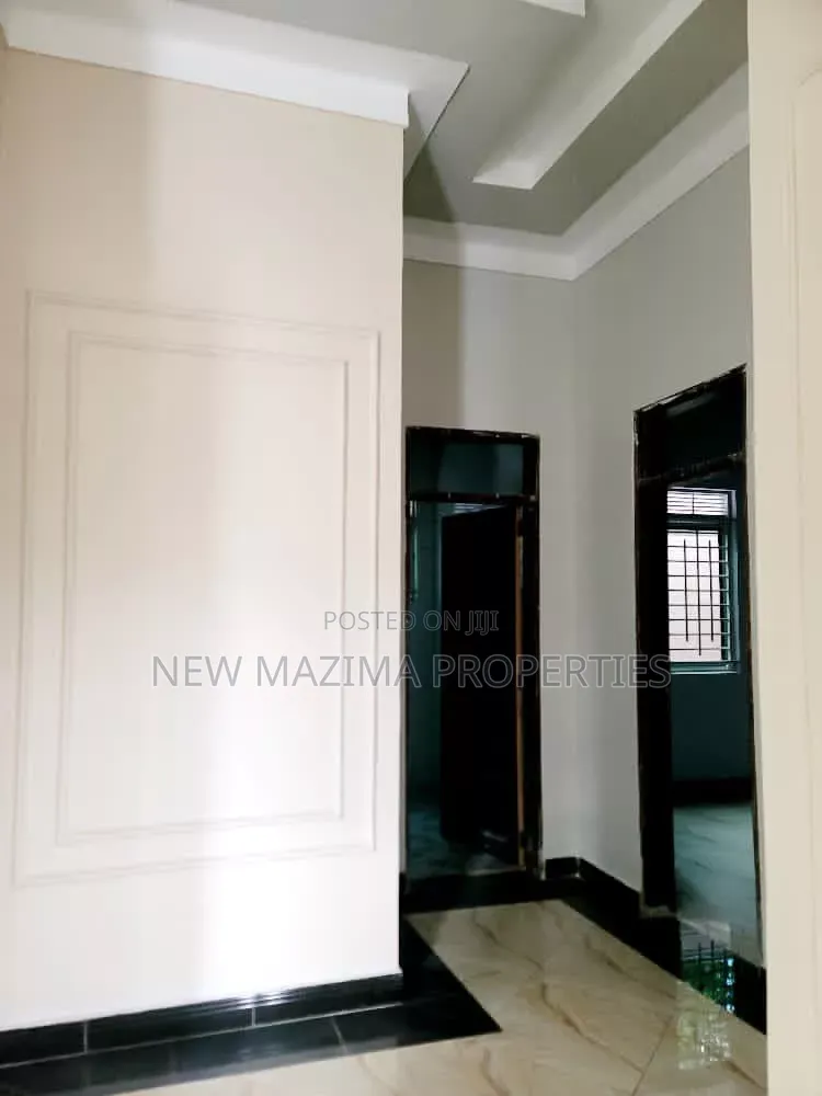 8bdrm Block of Flats in Bunga Heights, Central Division for sale