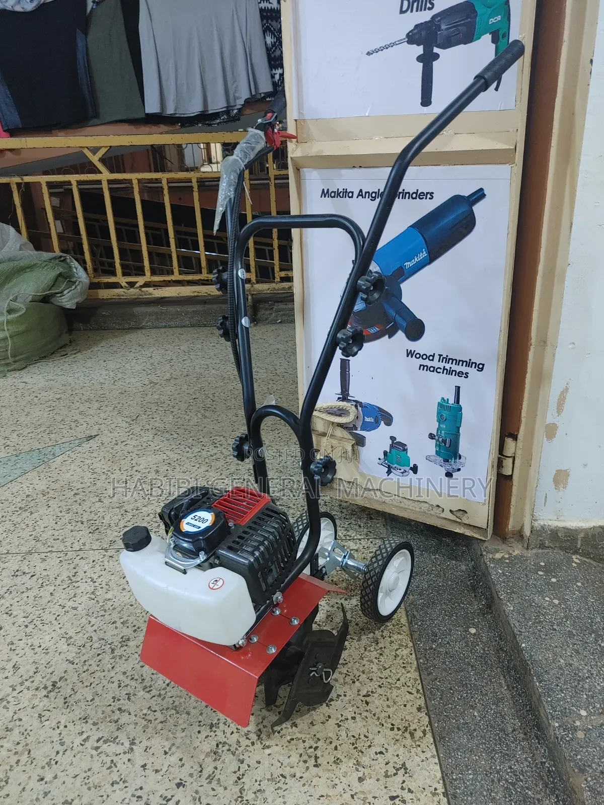 Gasoline/Petrol Powered 2 Stroke Mini Walking Tiller/Tractor