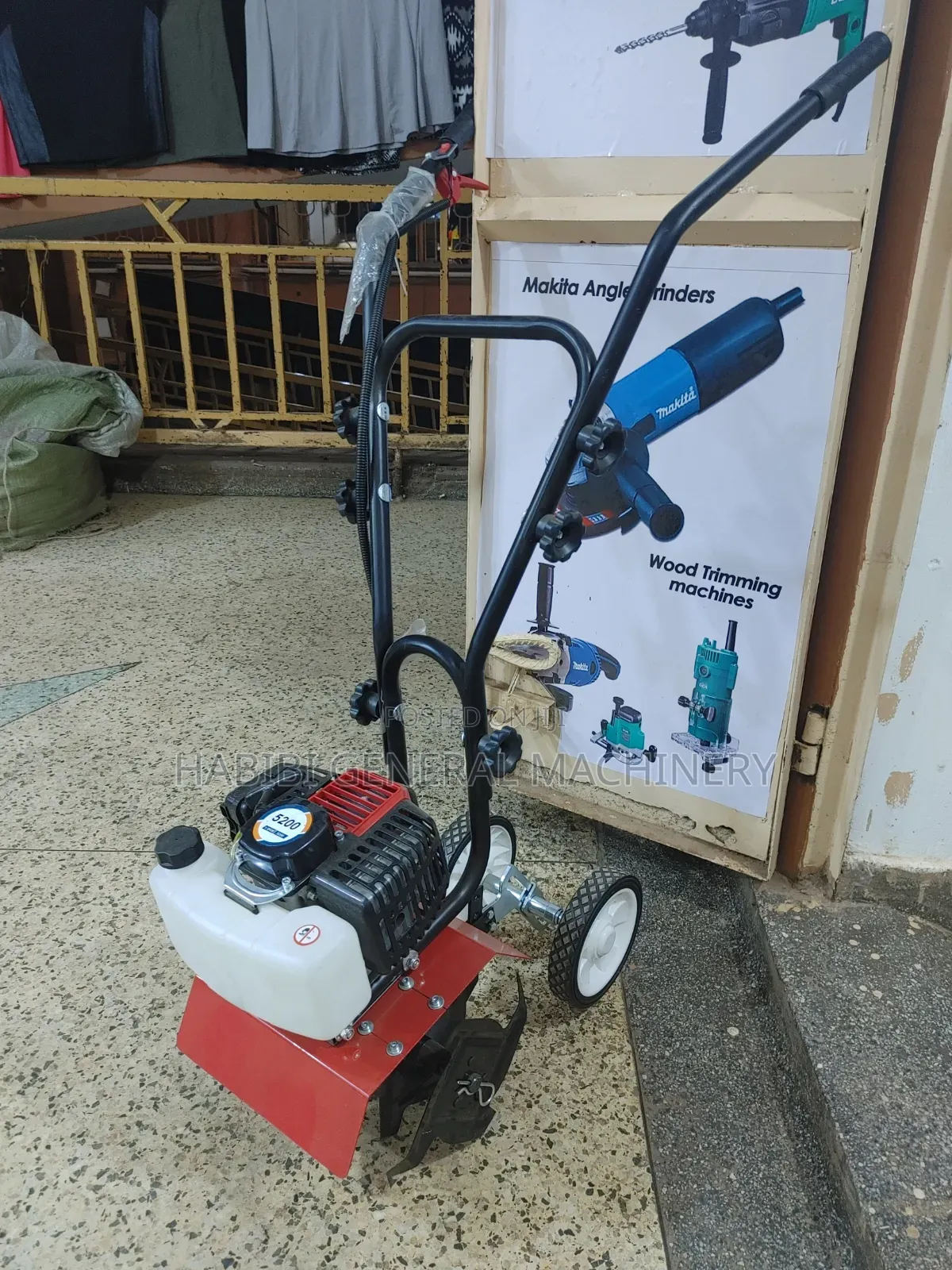 Gasoline/Petrol Powered 2 Stroke Mini Walking Tiller/Tractor