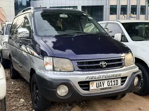 Toyota Noah 2001 Blue