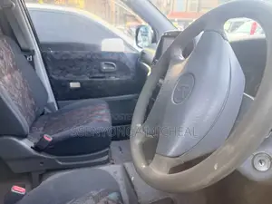 Toyota Noah 2001 Blue