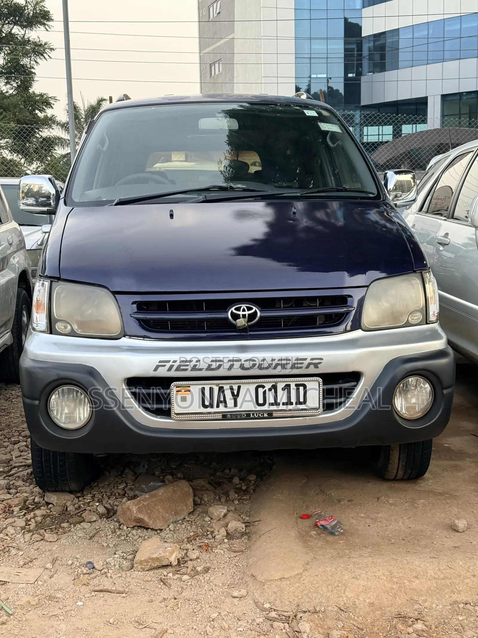 Toyota Noah 2001 Blue
