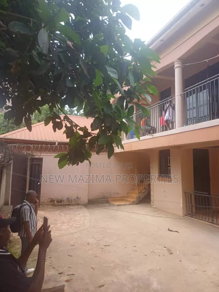 5bdrm Block of Flats in Seguku, Central Division for sale
