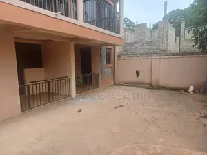 5bdrm Block of Flats in Seguku, Central Division for sale