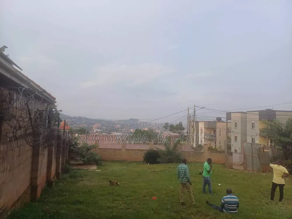 Prime Plot on Forced Sale in Heart Bwebajja Near Akhright City