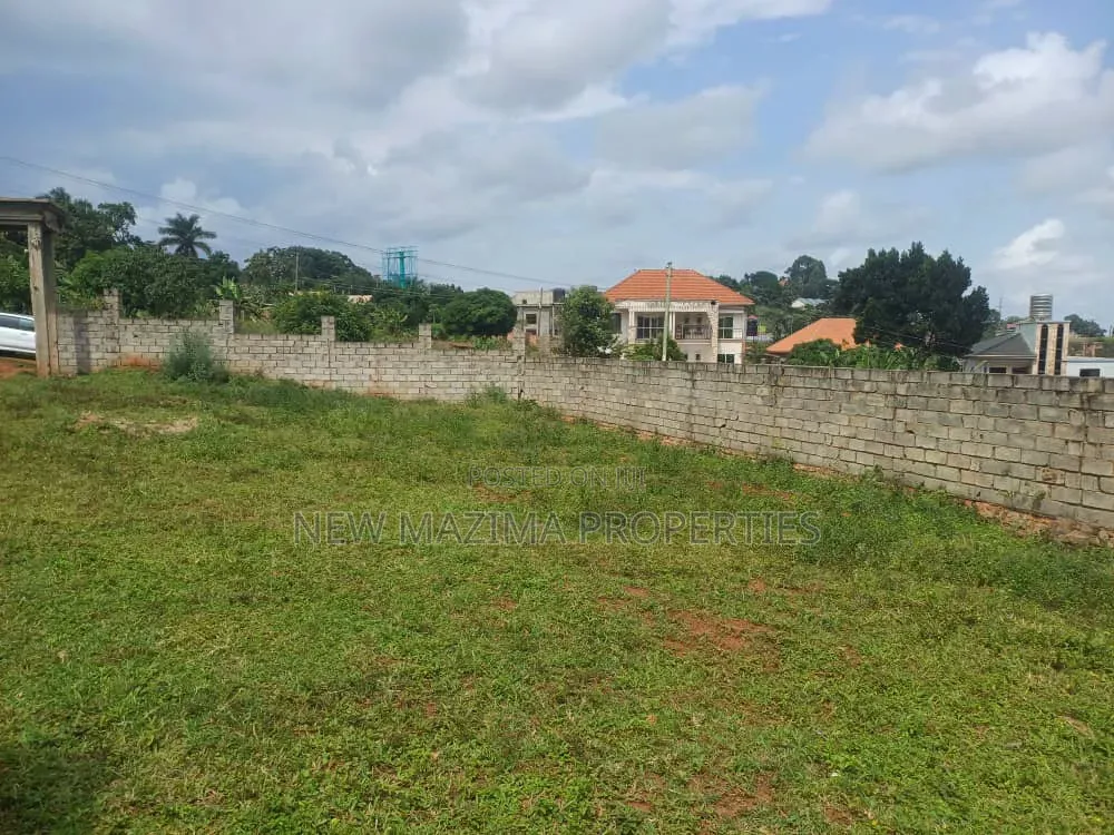 Prime Plot on Forced Sale in Heart Bwebajja Near Akhright City