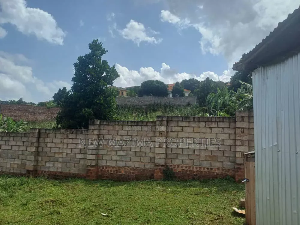 Prime Plot on Forced Sale in Heart Bwebajja Near Akhright City