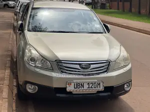 Subaru Outback 2009 Gold