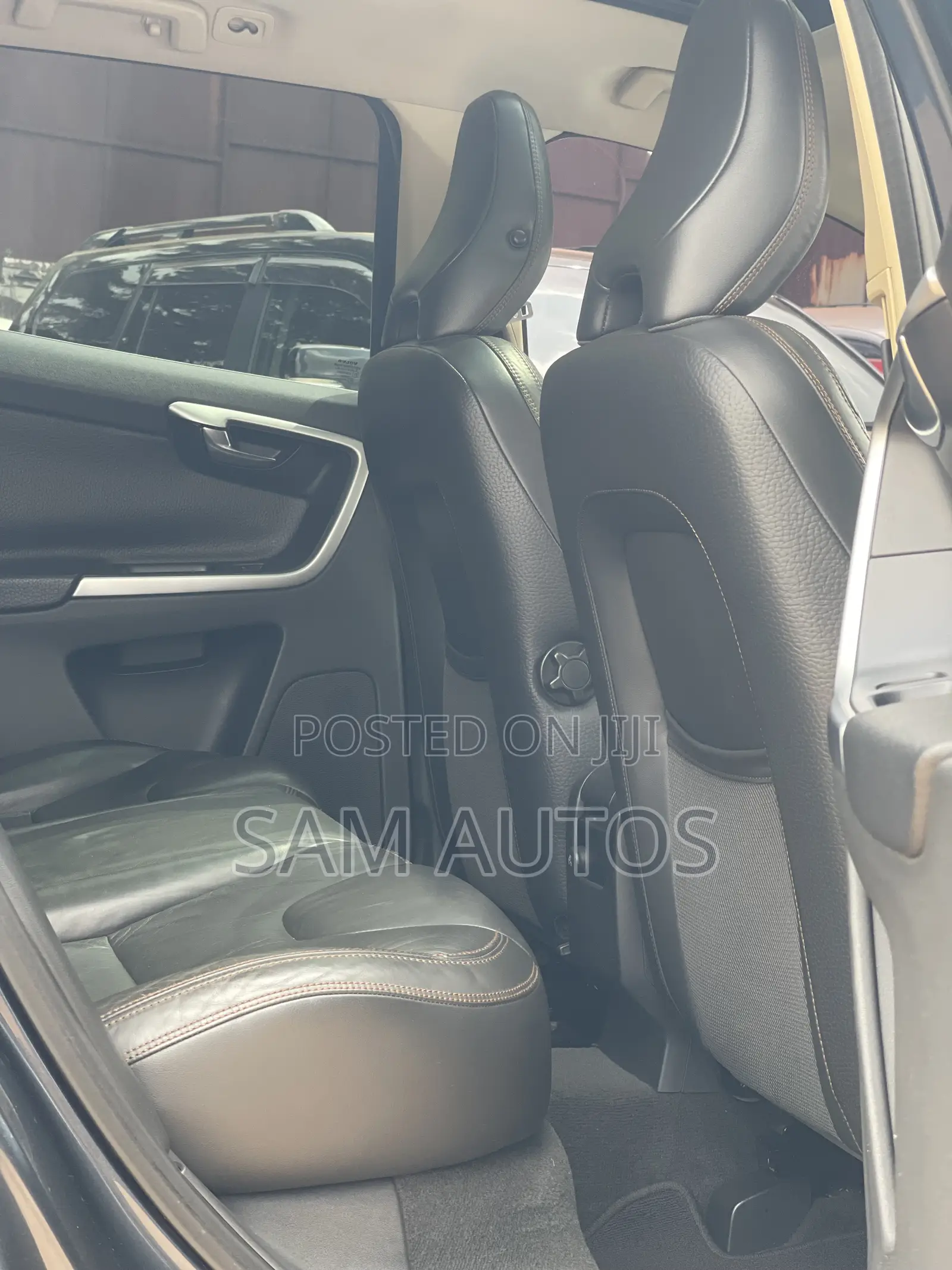 Volvo XC60 2011 Gray