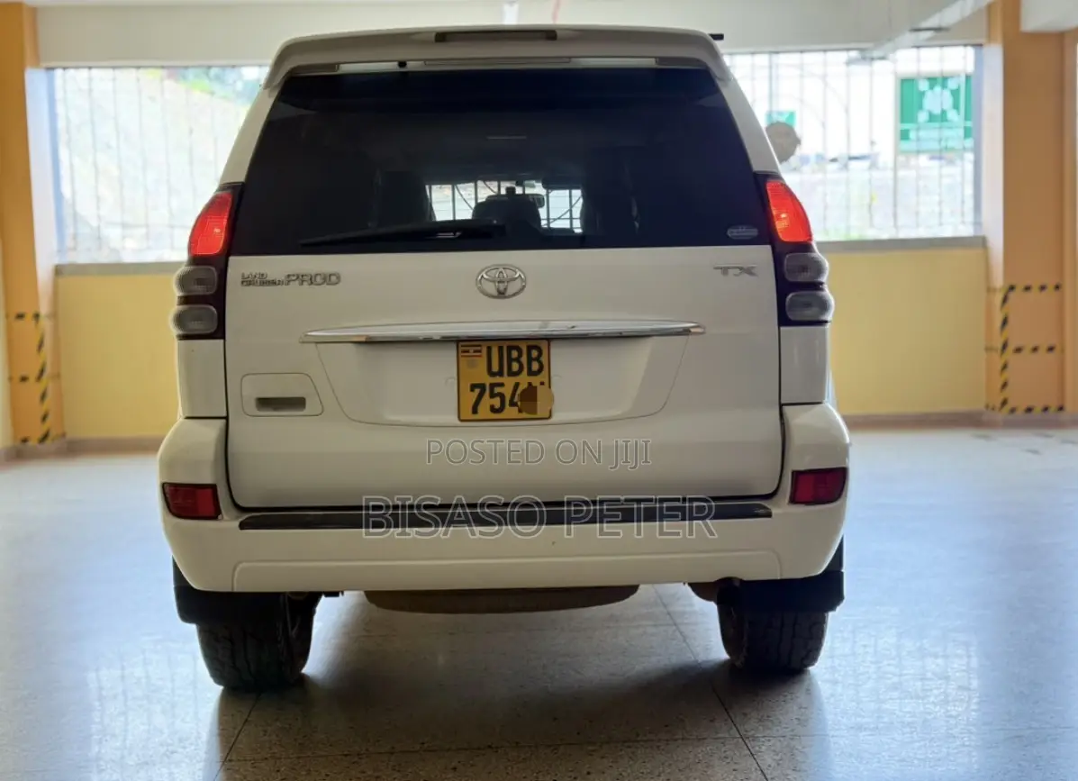 Toyota Land Cruiser Prado 2005 White