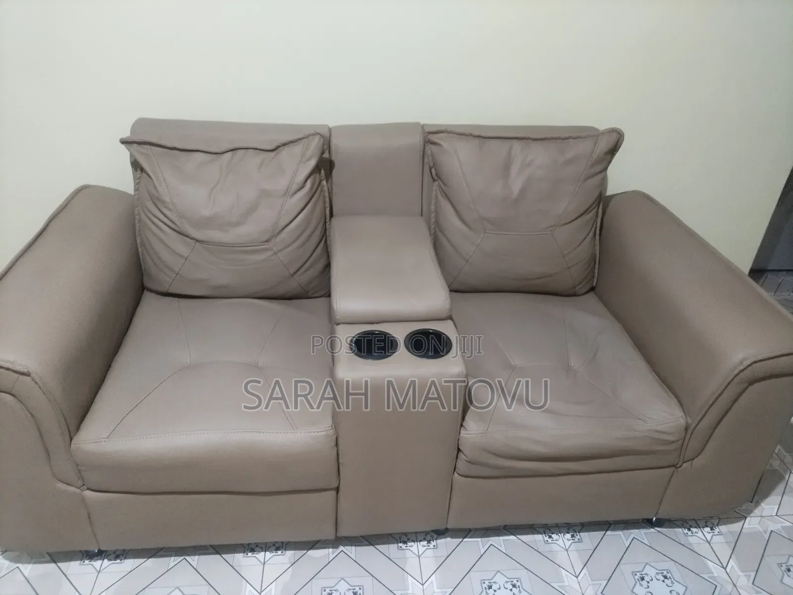5-Seater Leather Sofas