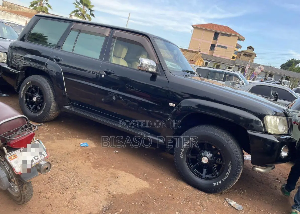 Nissan Patrol 2013 Black