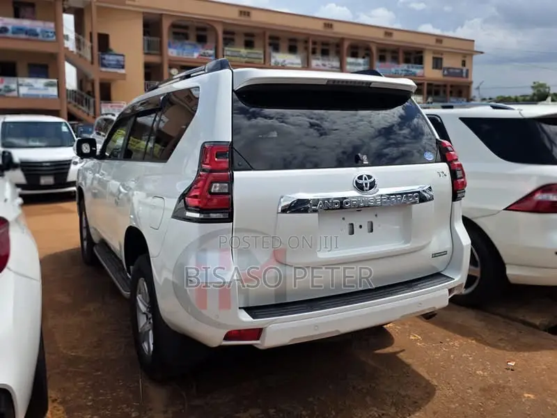 Toyota Land Cruiser Prado 2.7 2018 White