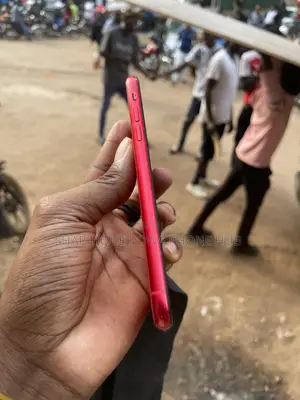 Apple iPhone 11 64 GB Red