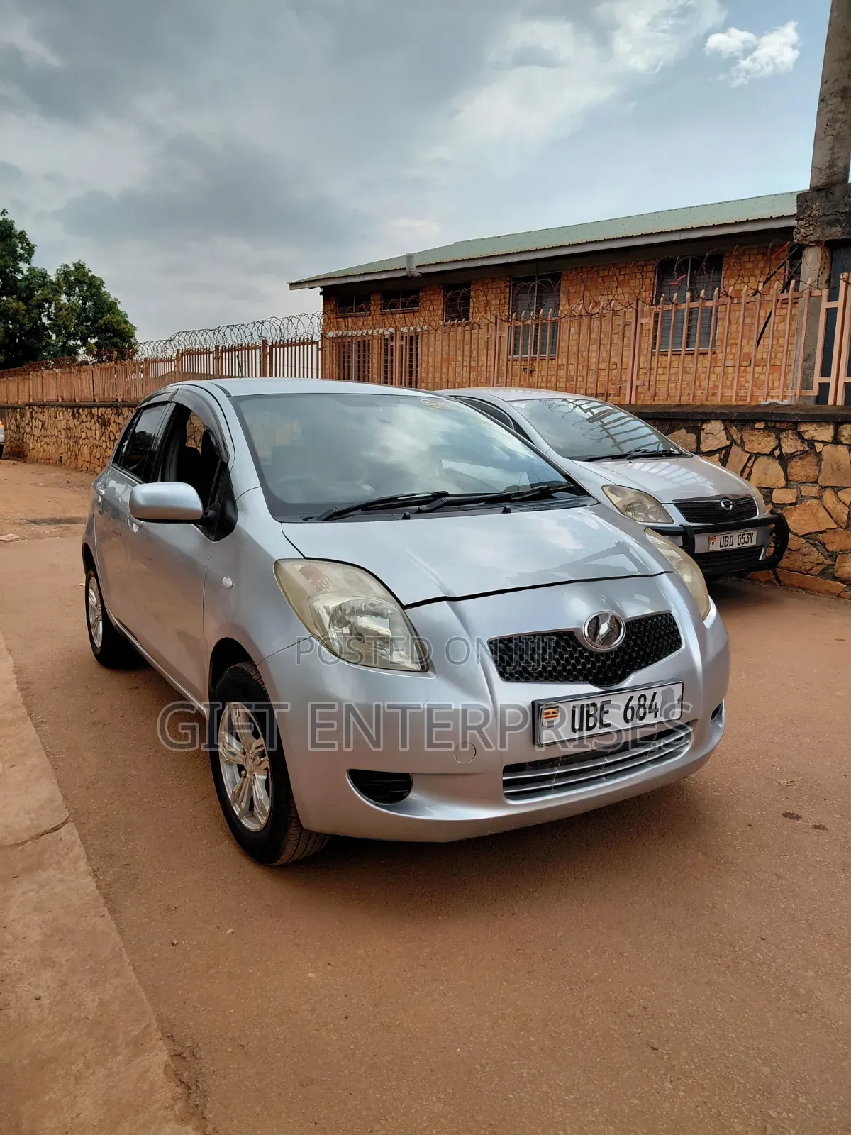 Toyota Vitz 2006 Silver