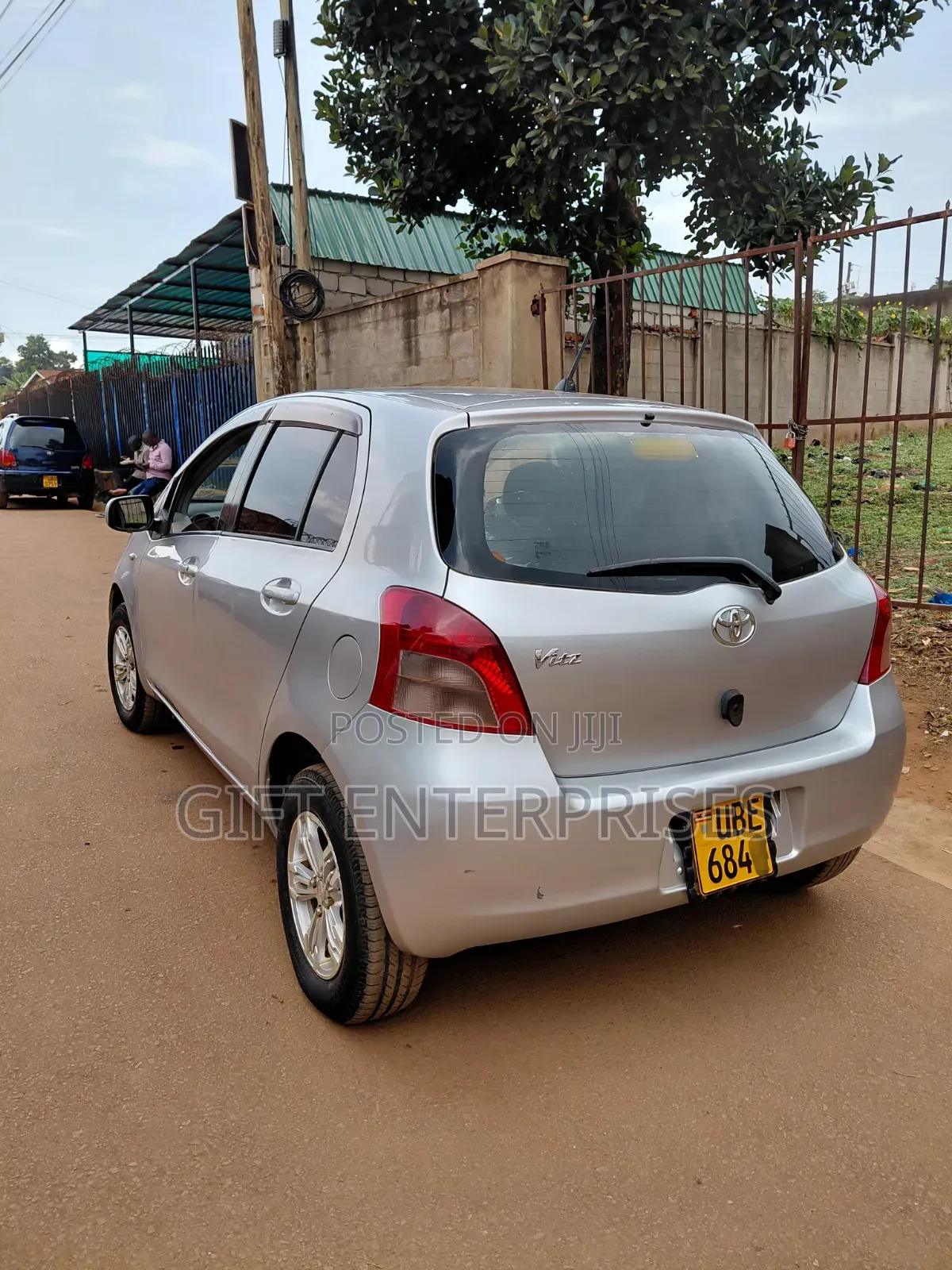 Toyota Vitz 2006 Silver