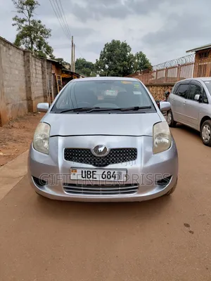 Toyota Vitz 2006 Silver