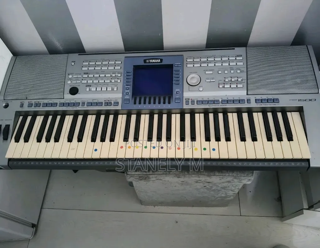 Yamaha PSR 1500 Keyboard Piano