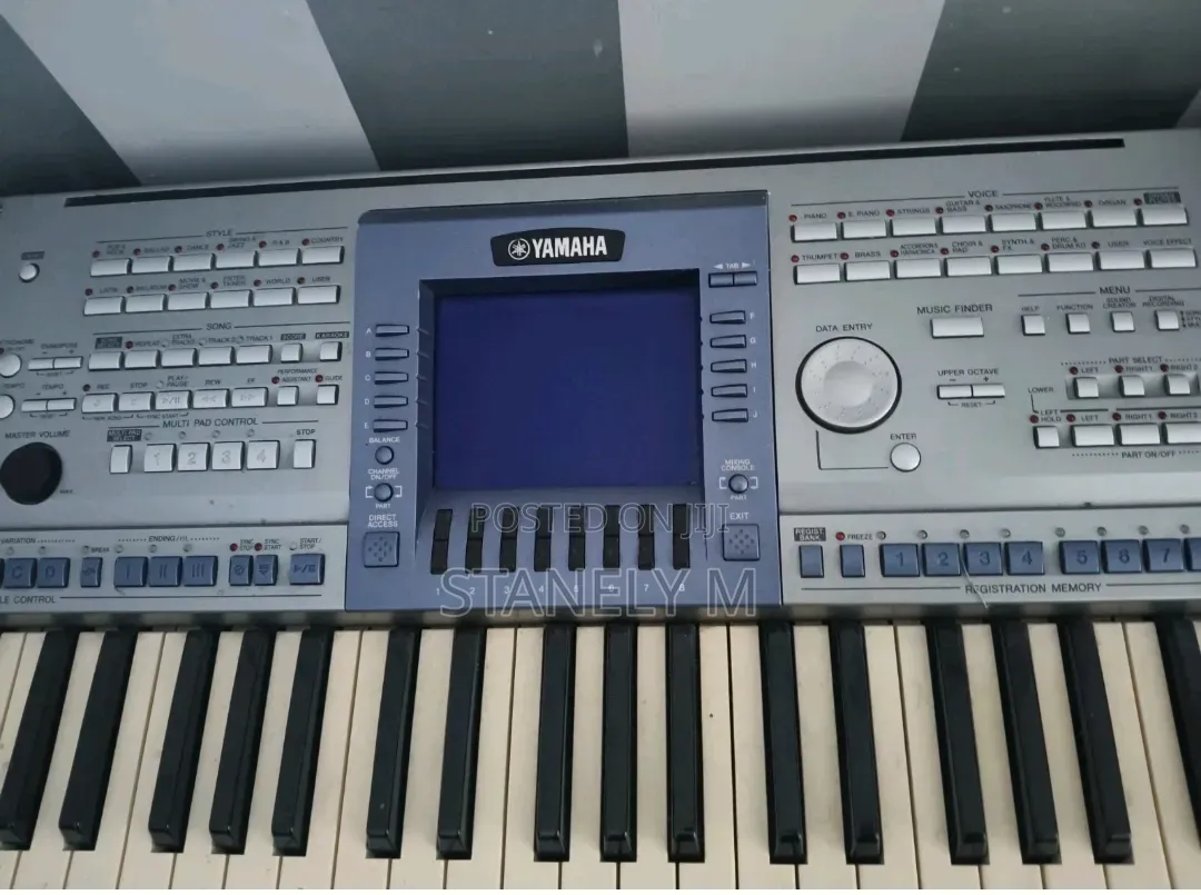 Yamaha PSR 1500 Keyboard Piano