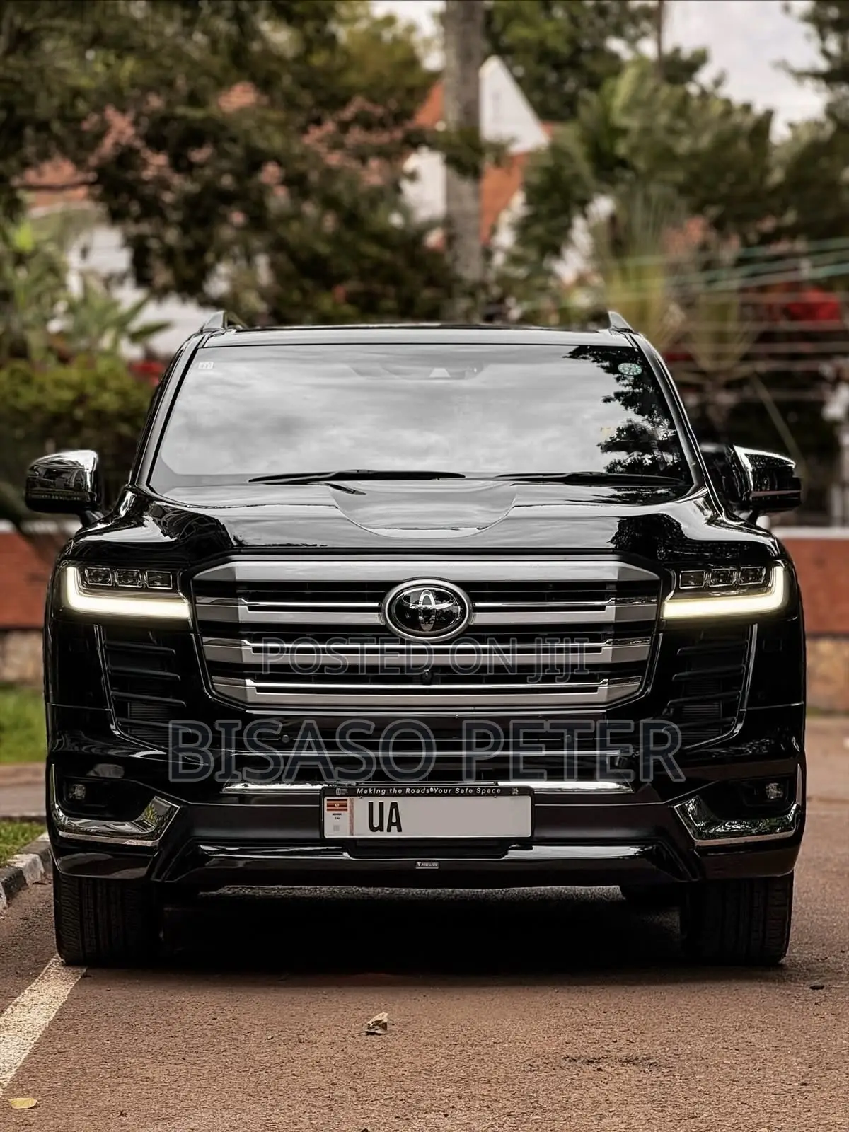 Toyota Land Cruiser LC300 2023 Black