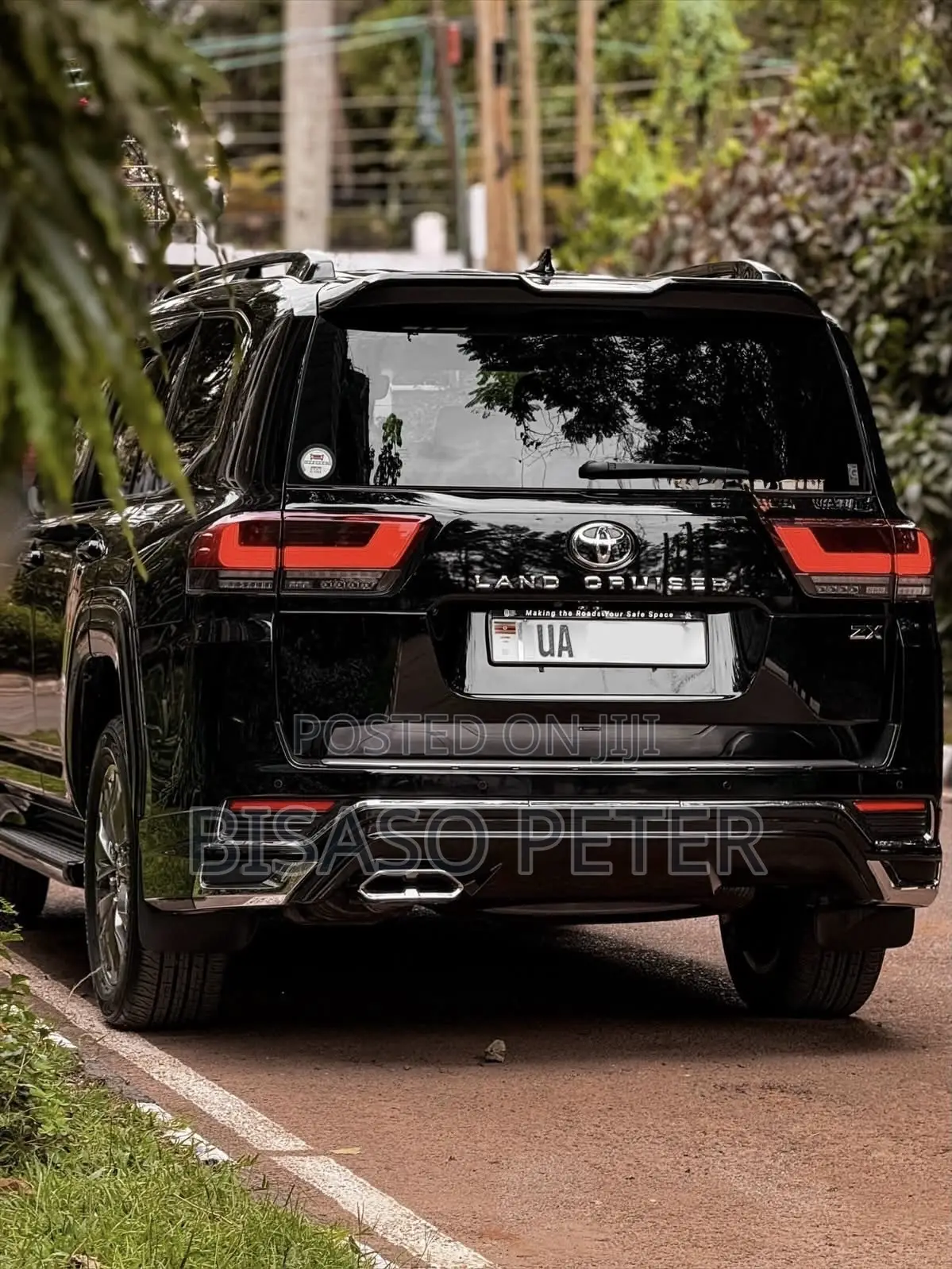 Toyota Land Cruiser LC300 2023 Black
