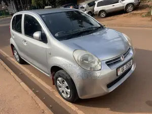 Toyota Passo 2010 Silver