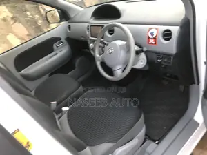 Toyota Sienta 2009 White